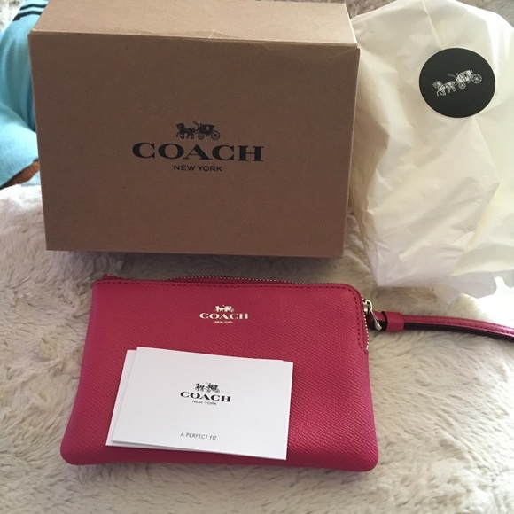 New coach wristlet, hot pink. - Picture 2 of 2
